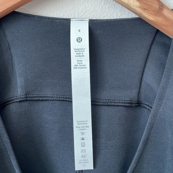 NWT Lululemon Capped Short Sleeve Tee Black Size 4 - Picture 3 of 9